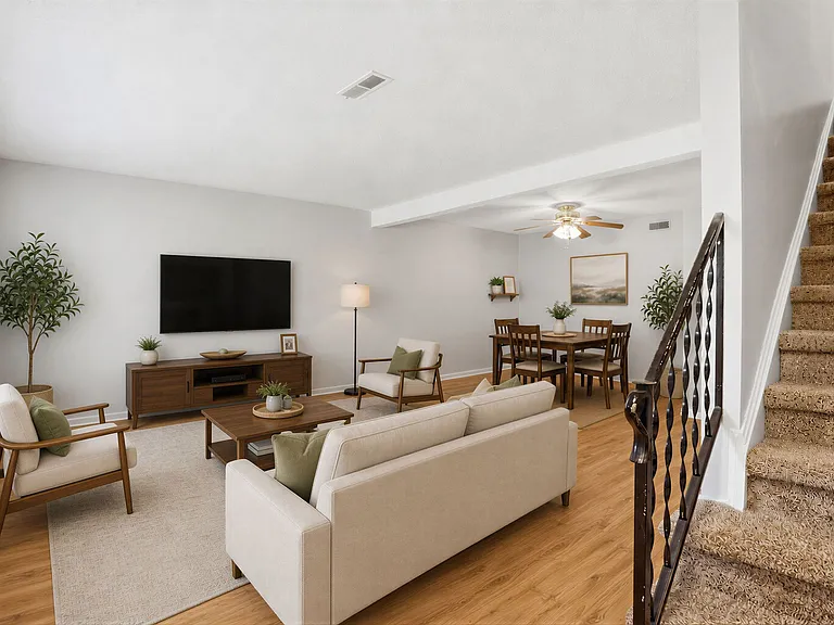8846 Hunter Ridge Dr — Photo 3