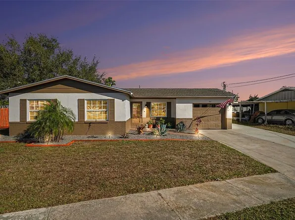 557 Flame Tree Dr, Apollo Beach, FL 33572