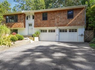 14 Wildflower Dr, Westerly, RI 02891