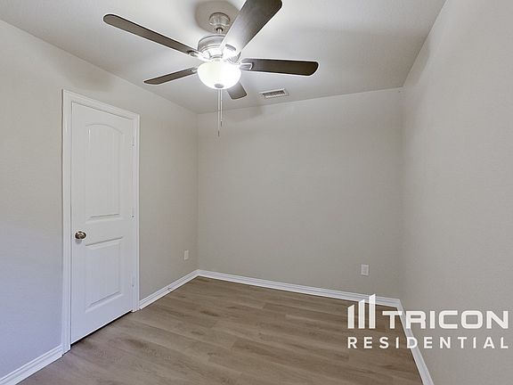 3rd image of 1701 Crimson Ave