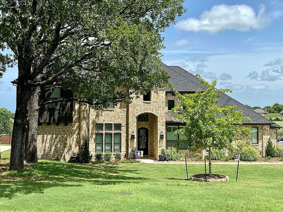 2nd image of 301 Silver Rose Blvd