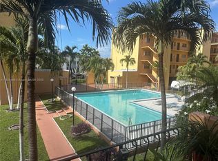 1900 W 54th St APT 113, Hialeah, FL 33012