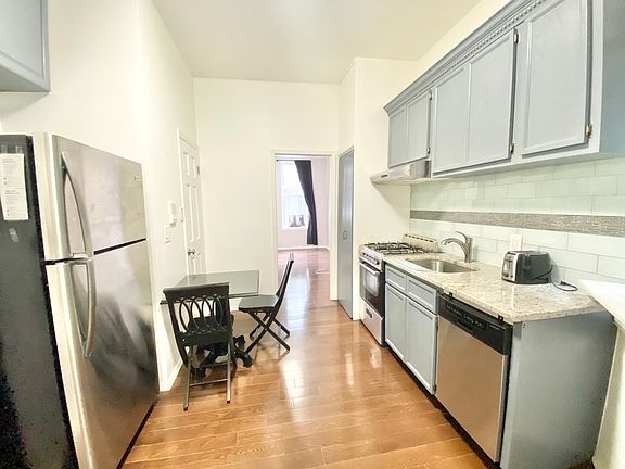 4th image of 231 E 10th St #8A