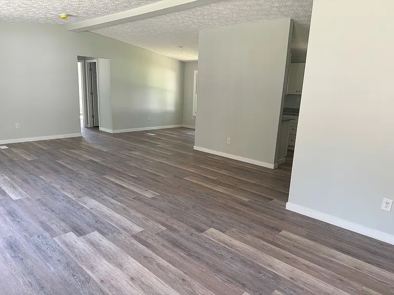 1103 Lovell Ct — Photo 9