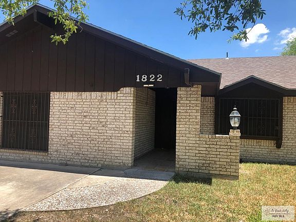 3rd image of 1822 N Redbird Ln