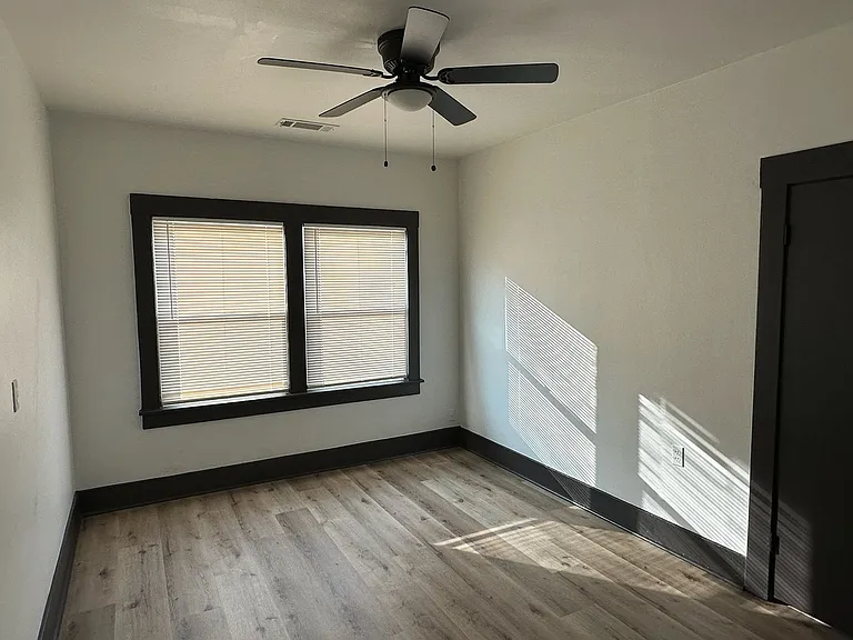 620 S Court St — Photo 12