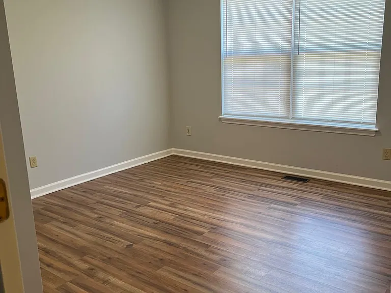 226 Tanbark Dr — Photo 3