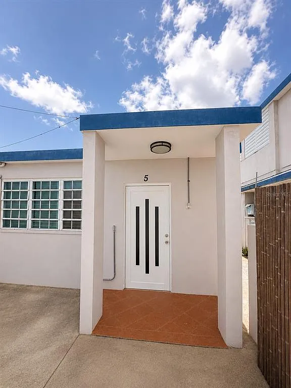 2 bed, 1.0 bath, 3800 sqft, $1,500 — Photo 1