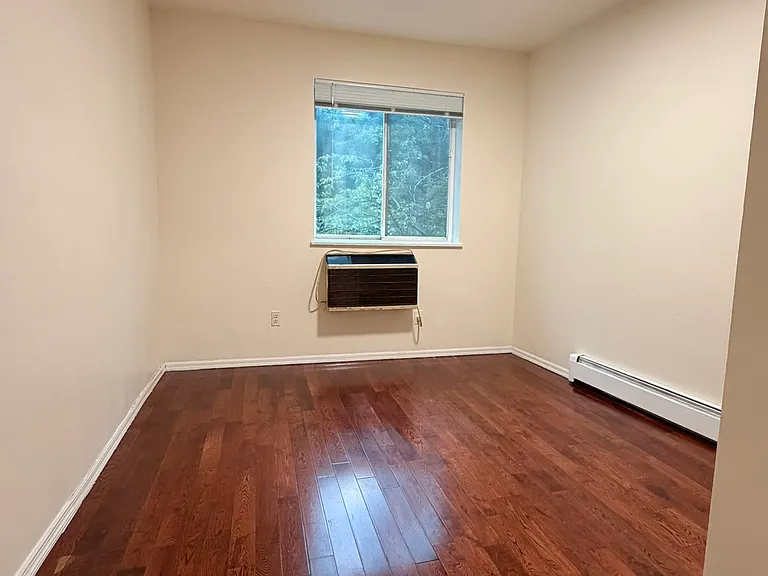 7630 Grand Central Pkwy #2 — Photo 11