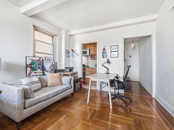3rd image of 145 W 79th St APT 10D