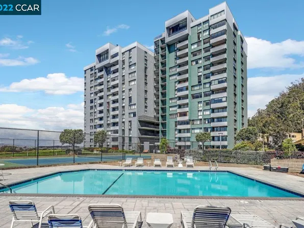 555 Pierce St APT 1036, Albany, CA 94706