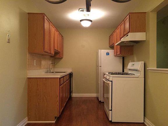 5th image of 44403 Savery Dr