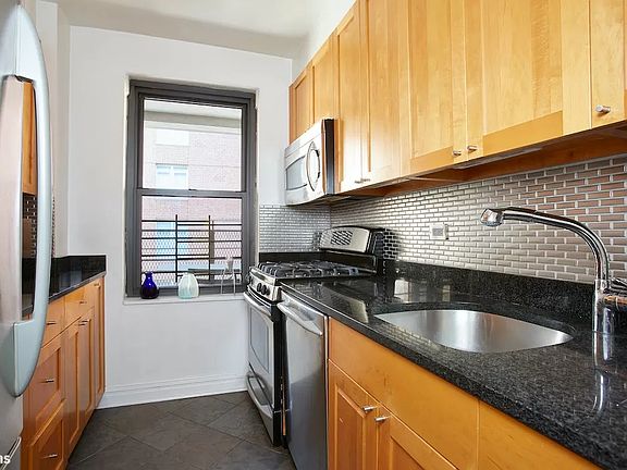 5th image of 177 E 77th St APT 7E