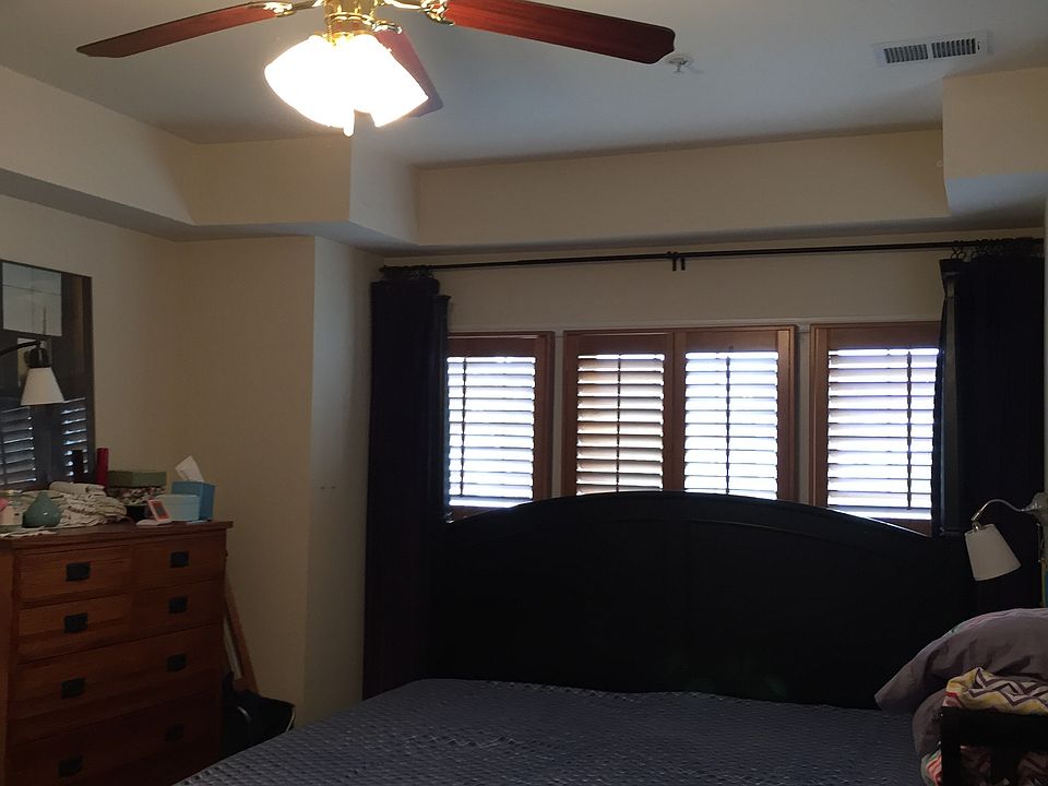 Master Bedroom w/ ensuite Bath