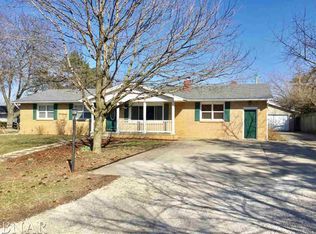 701 Marshall Ln, Bloomington, IL 61701