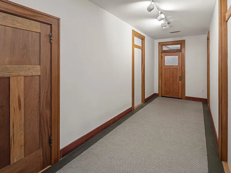 55 1/2 Haywood St #3B — Photo 4