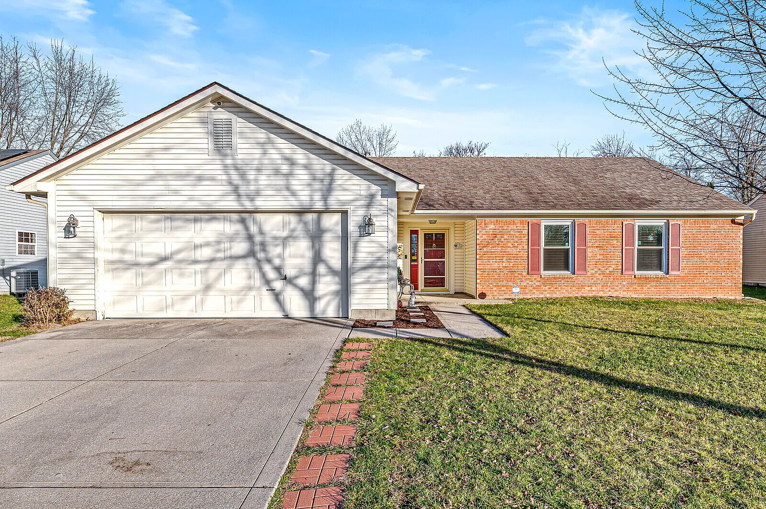 781 Millbrook Dr photo 1