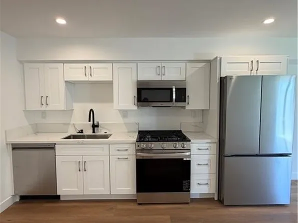 14165 Erwin St #A, Van Nuys, CA 91401