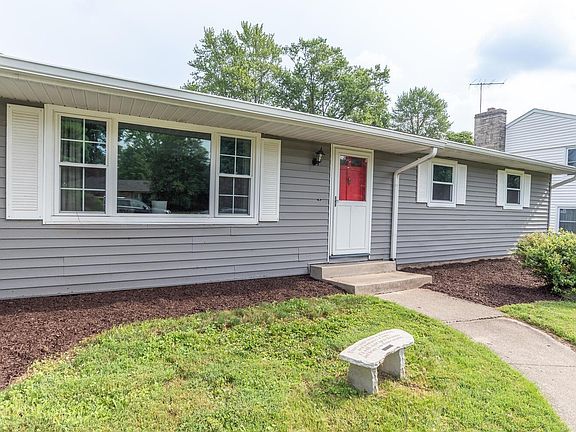 4th image of 1701 E Arden Dr
