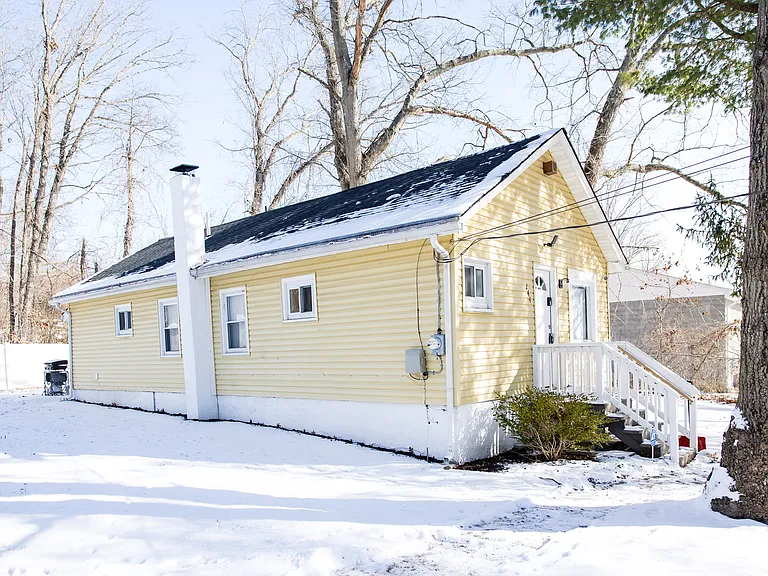 244 Nelson Ave — Photo 3