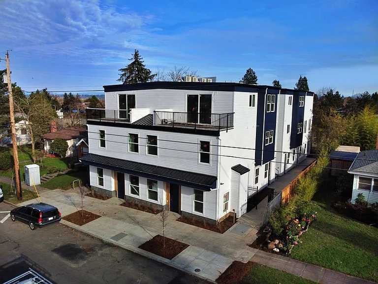 Bailey Commons — Photo 9