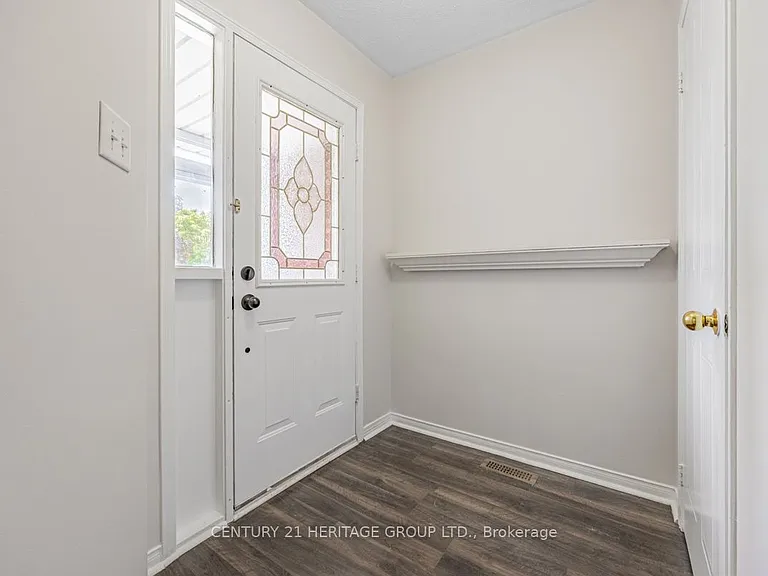 5602 Cortina Cres — Photo 4