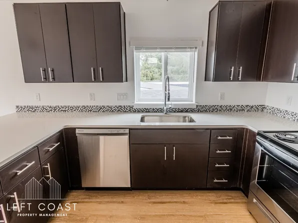 686 SE Highway 101, Lincoln City, OR