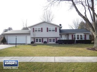 630 Fairway Ln, Sycamore, IL 60178