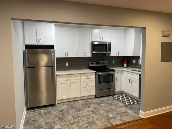 1 Oak Grove #2B, Caldwell Boro Twp., NJ 07006