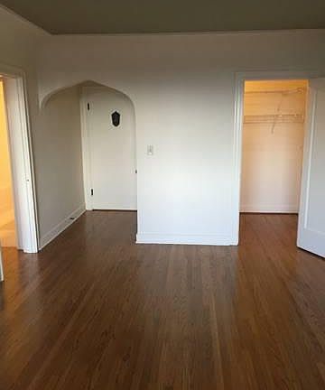 3rd image of 900 Queen Anne Ave N APT 209
