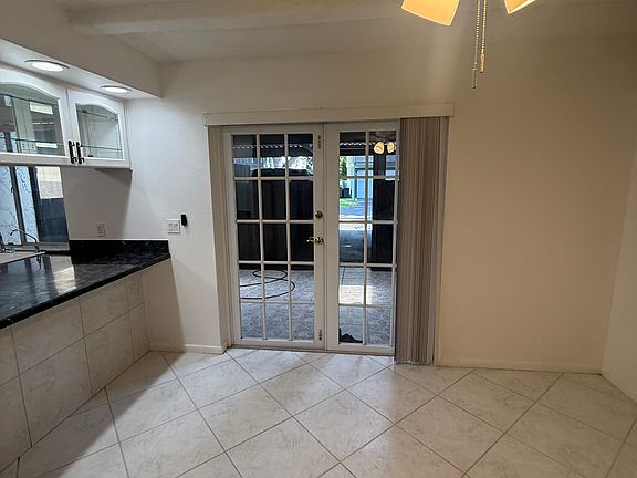 5th image of 2929 Pine Cone Cir #12