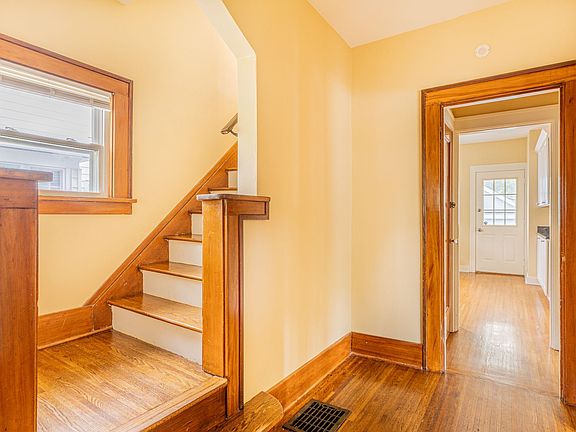 4th image of 54 Seminole Way