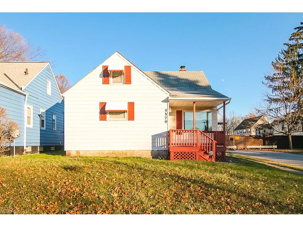 5579 Oakwood Ave photo 1