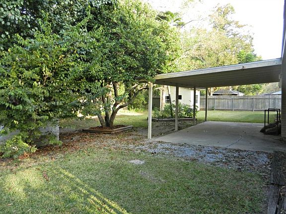 5th image of 121 Kensington Dr