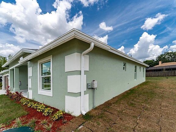 4th image of 319 NE Surfside Ave