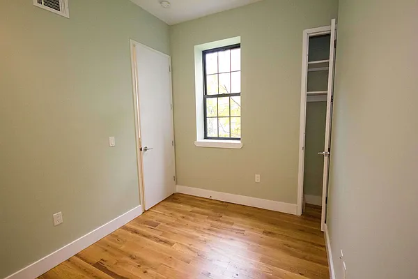 Rented by Nooklyn NYC LLC | media 54