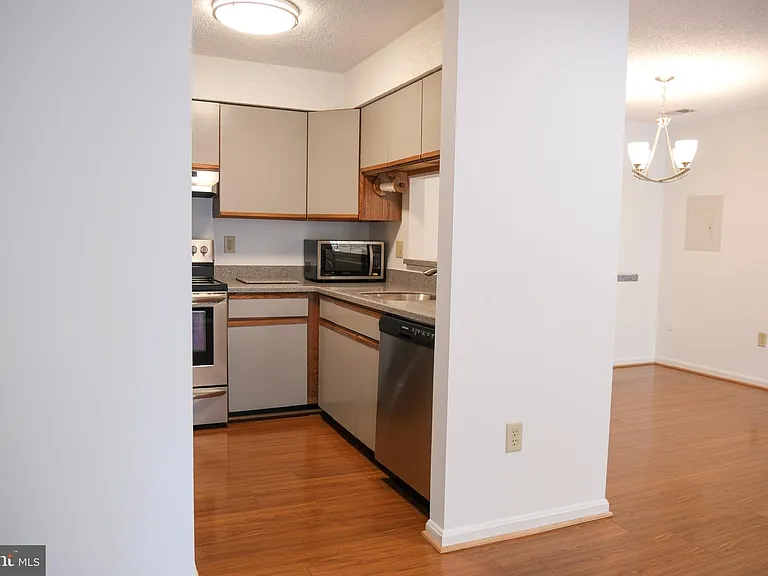 6941 Mary Caroline Cir #H — Photo 16