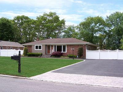 668 Ocean Ave, Bohemia, NY, 11716