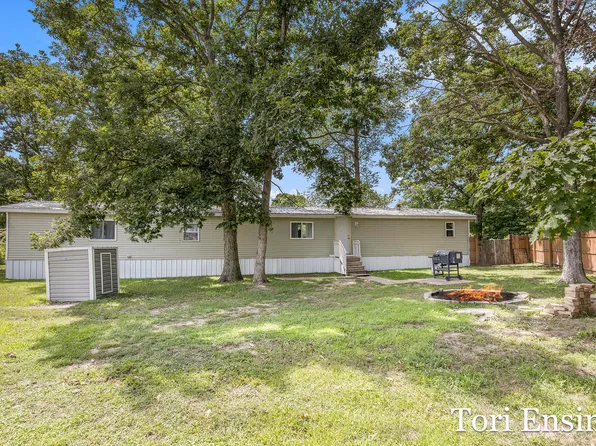 3211 Wood Duck Dr, Sheridan, MI 48884
