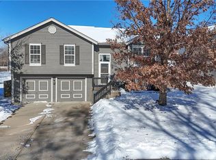 8006 S Church Rd, Pleasant Valley, MO 64068