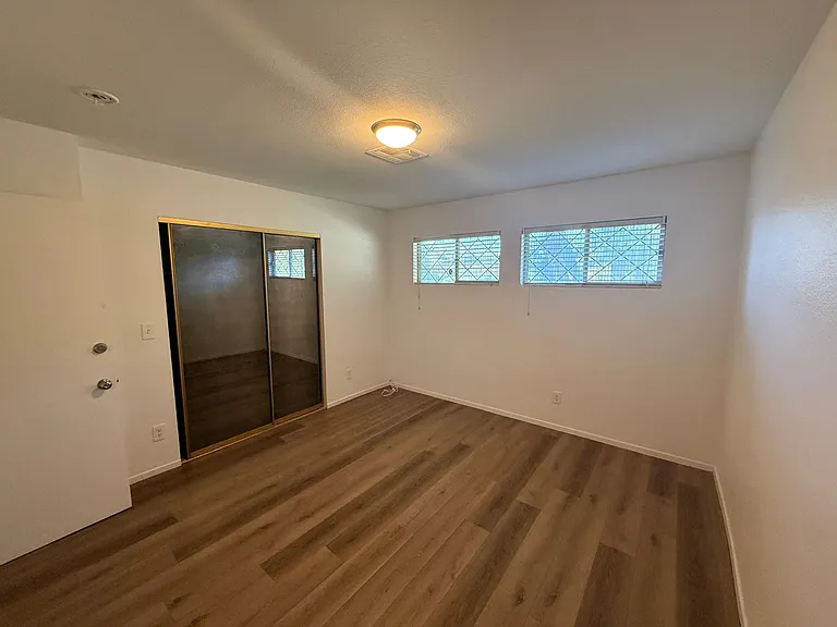 2107 Frontier Ave — Photo 15