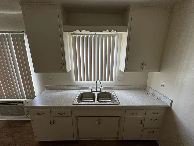 7701 Franklin St #6 — Photo 17