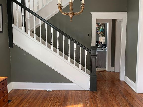3rd image of 119 N Elmarch Ave