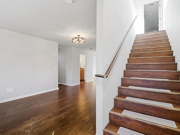 4th image of 4274 Lakeview Dr APT B