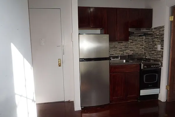 Rented by MD NYC Management LLC | media 4