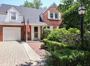 525 Echo Ln, Glenview, IL 60025