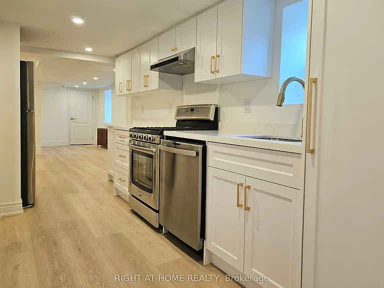 263 Keele St — Photo 8