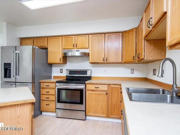7428 Meadow St #7G, Anchorage, AK 99507