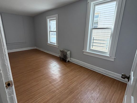 2nd image of 4 Ritters Ln