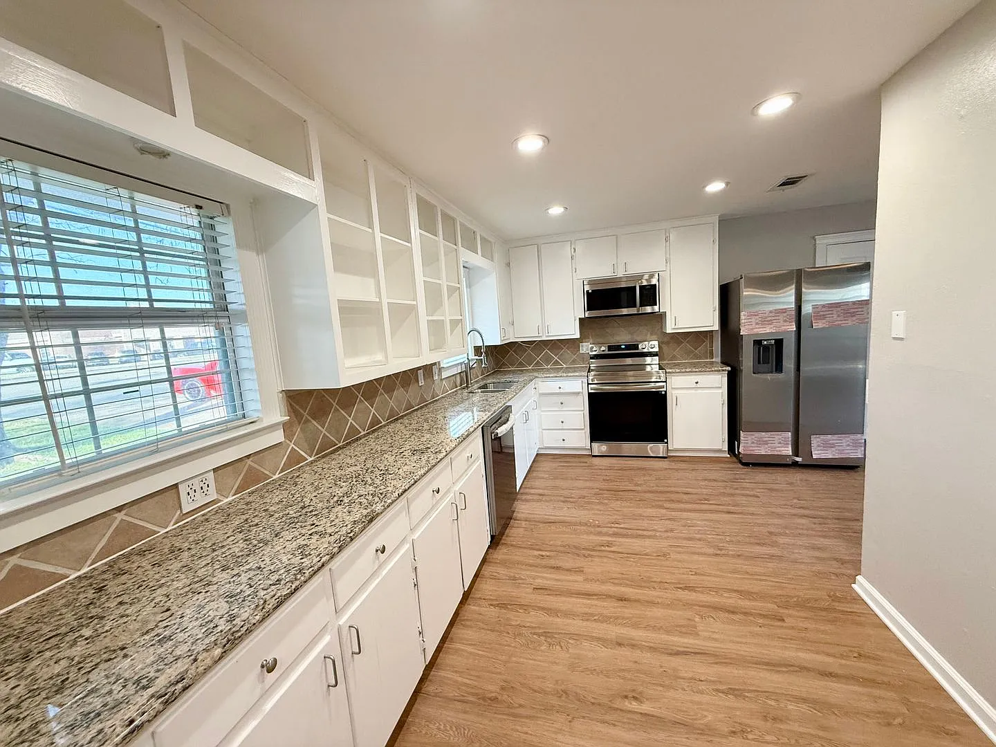 In the Heart of Woodway! — Photo 4